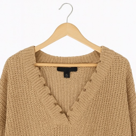 Lu NYC size medium tan fringe V-neck sweater. Excellent condition. - Picture 2 of 2